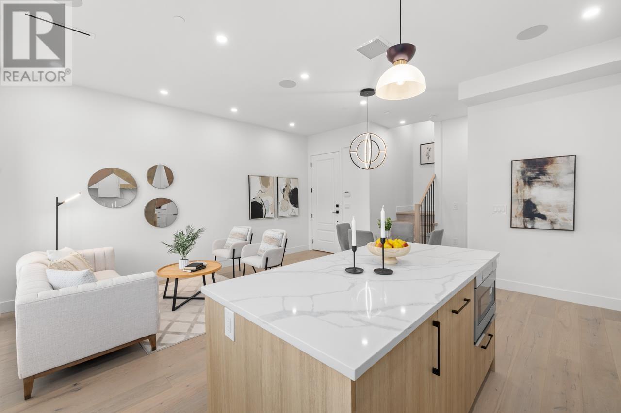 Listing Picture 11 of 34 : 2 529 E 51ST AVENUE, Vancouver / 溫哥華 - 魯藝地產 Yvonne Lu Group - MLS Medallion Club Member