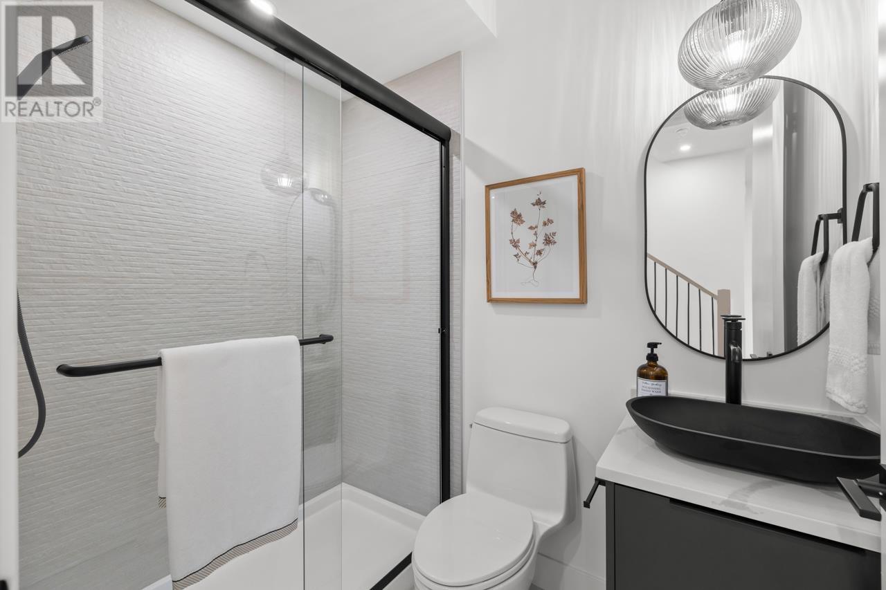 Listing Picture 14 of 34 : 2 529 E 51ST AVENUE, Vancouver / 溫哥華 - 魯藝地產 Yvonne Lu Group - MLS Medallion Club Member