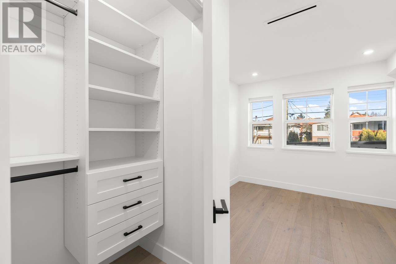 Listing Picture 17 of 34 : 2 529 E 51ST AVENUE, Vancouver / 溫哥華 - 魯藝地產 Yvonne Lu Group - MLS Medallion Club Member