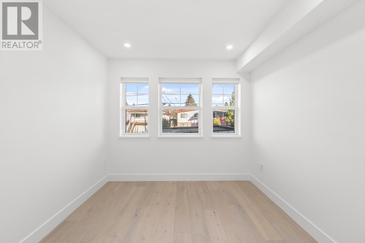 Listing Picture 18 of 34 : 2 529 E 51ST AVENUE, Vancouver / 溫哥華 - 魯藝地產 Yvonne Lu Group - MLS Medallion Club Member