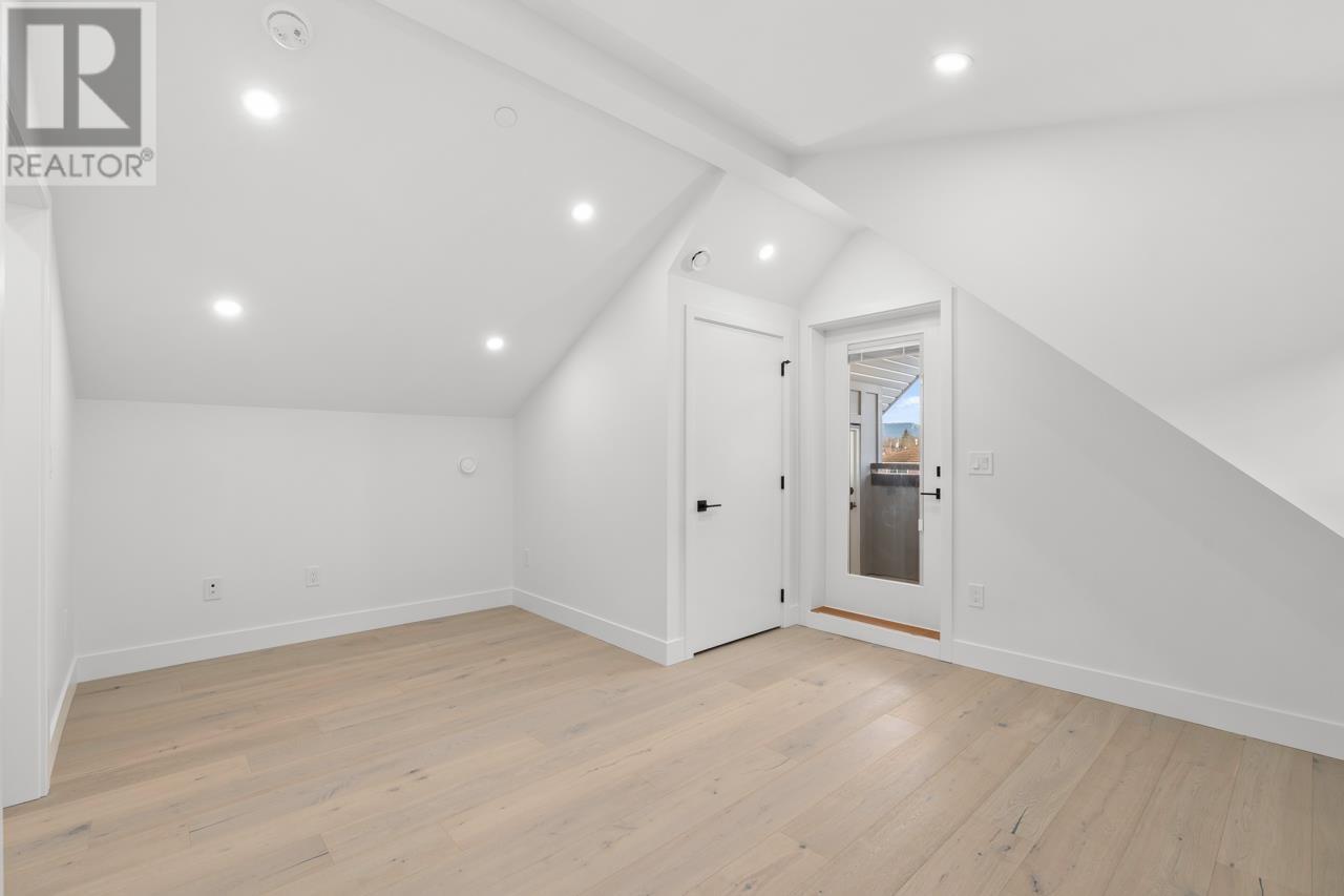 Listing Picture 21 of 34 : 2 529 E 51ST AVENUE, Vancouver / 溫哥華 - 魯藝地產 Yvonne Lu Group - MLS Medallion Club Member