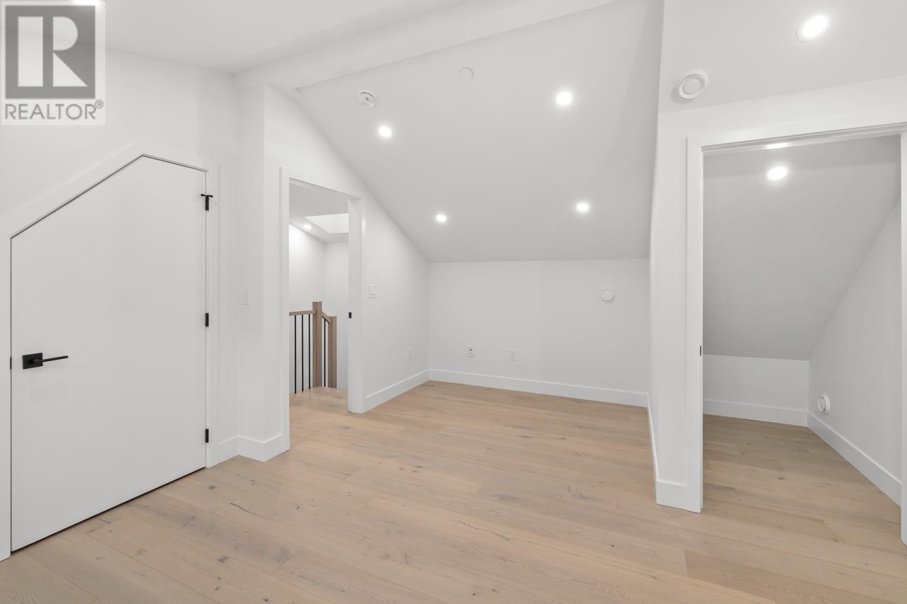 Listing Picture 22 of 34 : 2 529 E 51ST AVENUE, Vancouver / 溫哥華 - 魯藝地產 Yvonne Lu Group - MLS Medallion Club Member