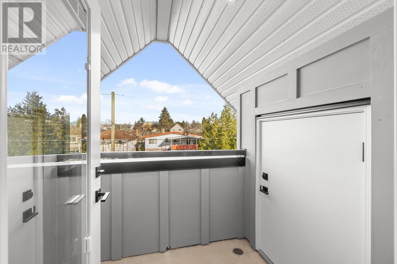 Listing Picture 25 of 34 : 2 529 E 51ST AVENUE, Vancouver / 溫哥華 - 魯藝地產 Yvonne Lu Group - MLS Medallion Club Member