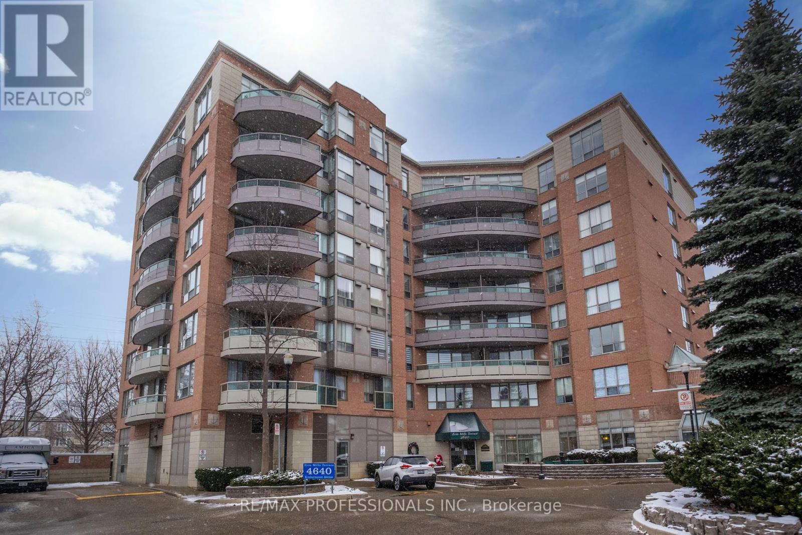 801 - 4640 Kimbermount Avenue, Mississauga, Ontario  L5M 5W6 - Photo 1 - W11918867