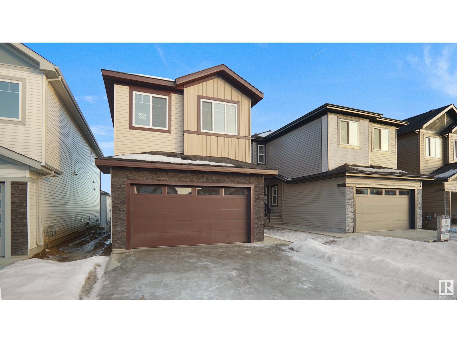 Property at 36 ASHBURY CR image 2