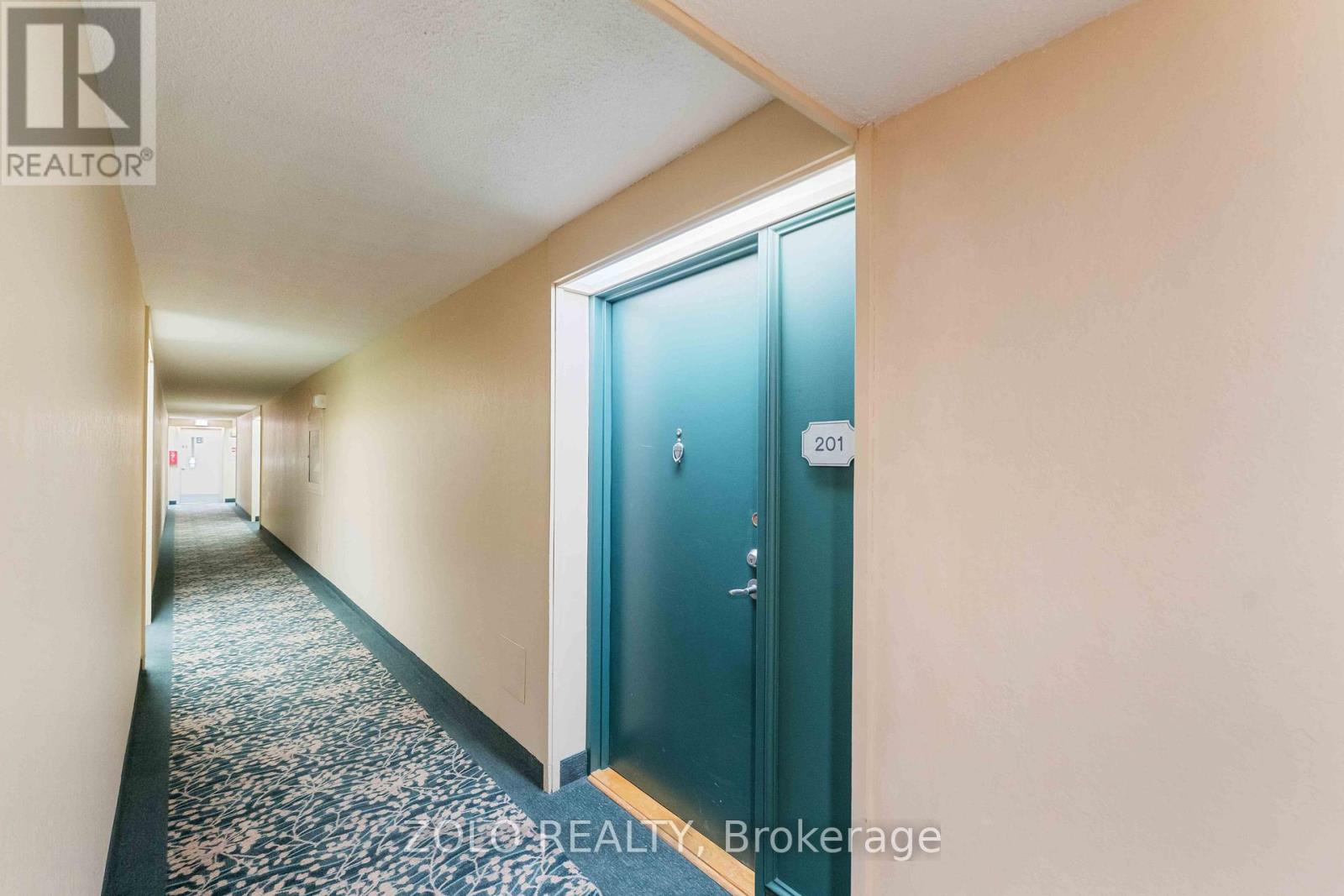 Property at 201 - 415 GREENVIEW AVENUE image 3