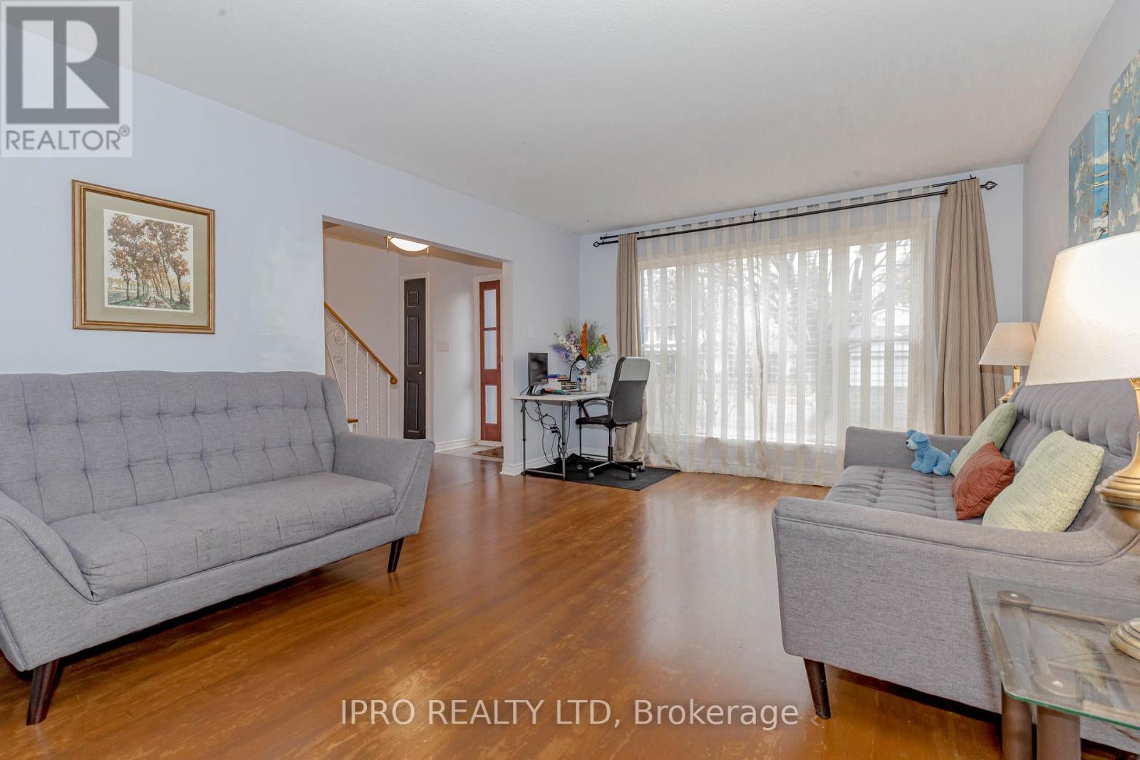 95 Willowridge Road, Toronto, Ontario  M9R 3Z5 - Photo 4 - W11918957