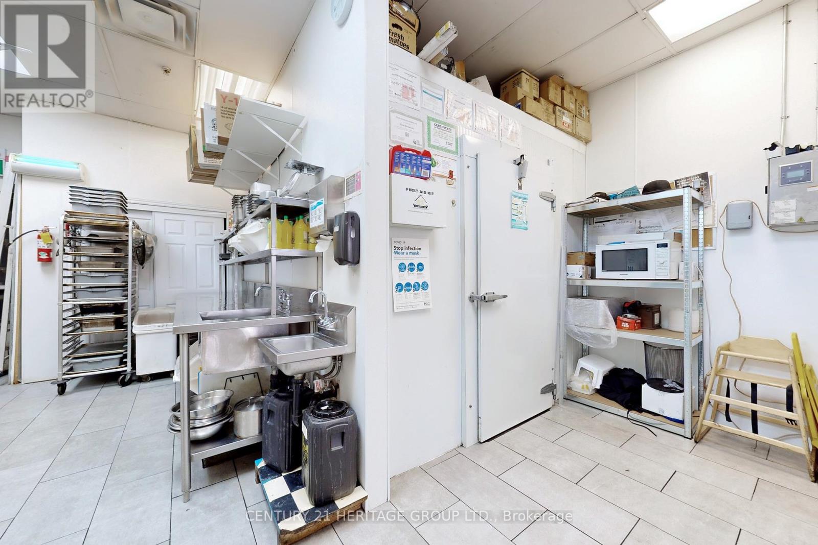 5083 Dixie Road, Mississauga, Ontario  L4W 0E6 - Photo 32 - W11919010