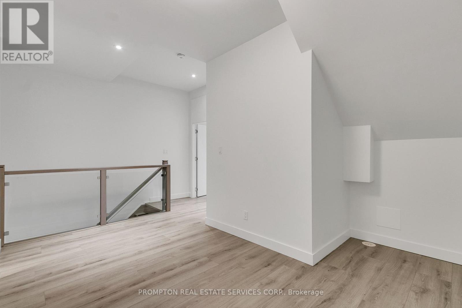 11 Gloucester Street, Toronto, Ontario  M4Y 1L8 - Photo 13 - C11919127
