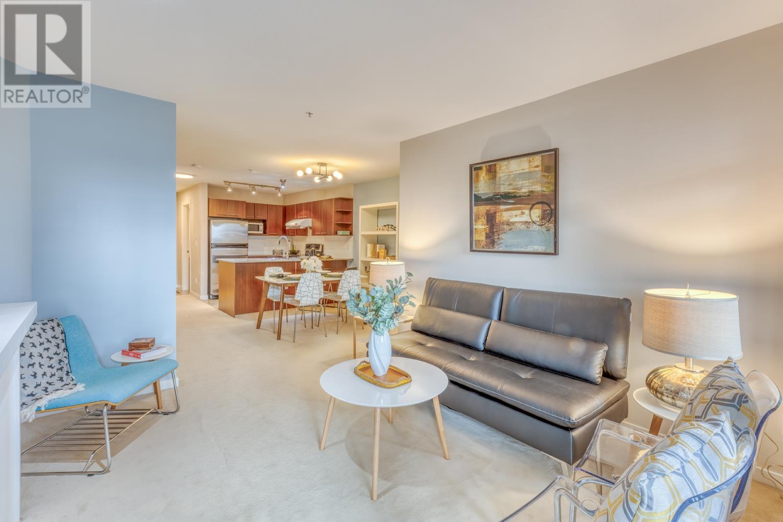 Listing Picture 6 of 30 : 319 4788 BRENTWOOD DRIVE, Burnaby / 本拿比 - 魯藝地產 Yvonne Lu Group - MLS Medallion Club Member