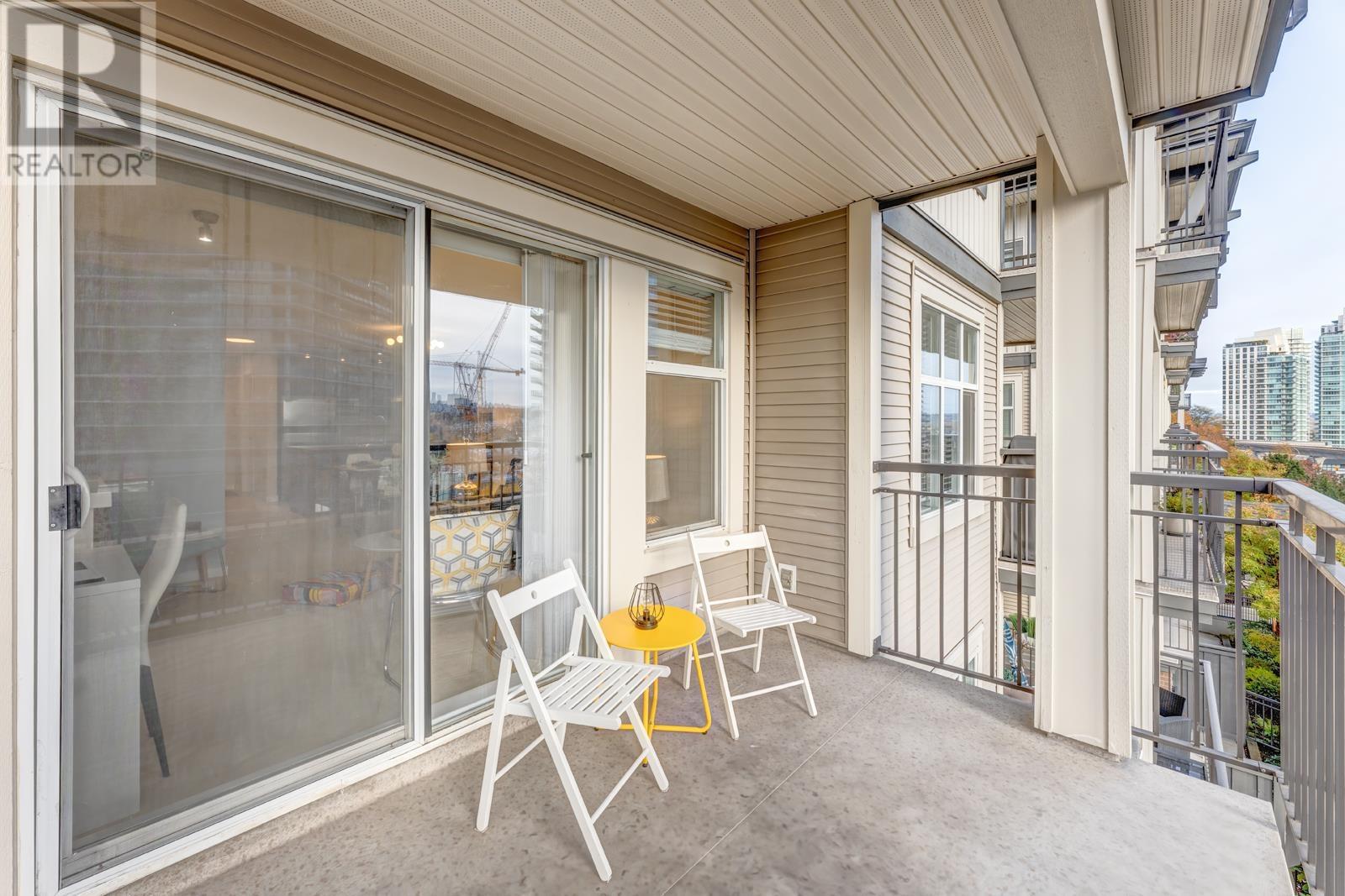 Listing Picture 20 of 30 : 319 4788 BRENTWOOD DRIVE, Burnaby / 本拿比 - 魯藝地產 Yvonne Lu Group - MLS Medallion Club Member