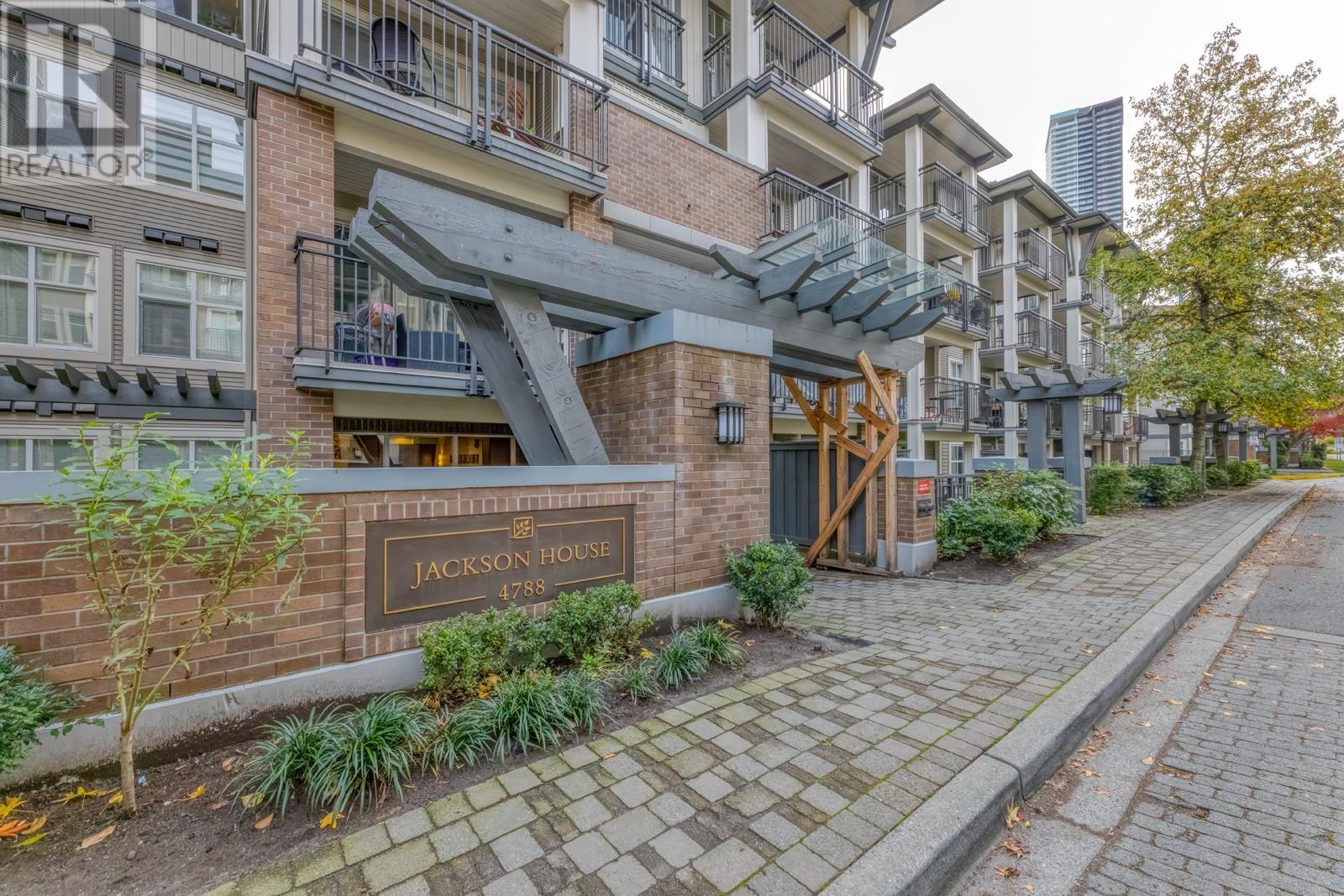 Listing Picture 24 of 30 : 319 4788 BRENTWOOD DRIVE, Burnaby / 本拿比 - 魯藝地產 Yvonne Lu Group - MLS Medallion Club Member
