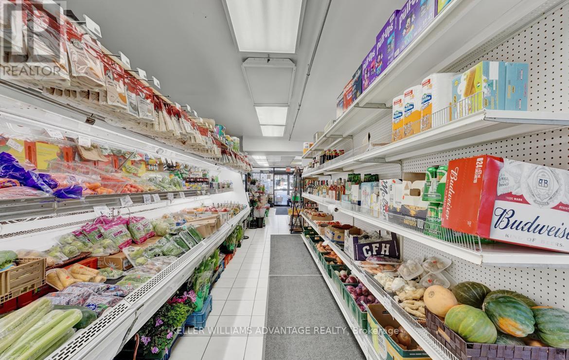 3229 Yonge Street, Toronto, Ontario  M4N 2L3 - Photo 8 - C11919164