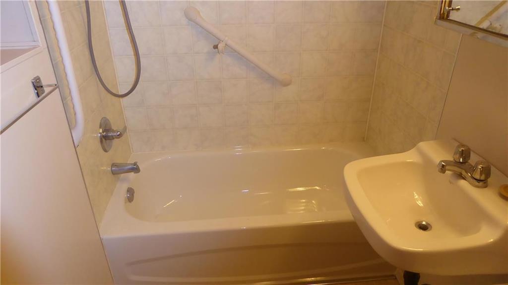 731 Arlington Street, Winnipeg, Manitoba  R3E 2C9 - Photo 2 - 202500756