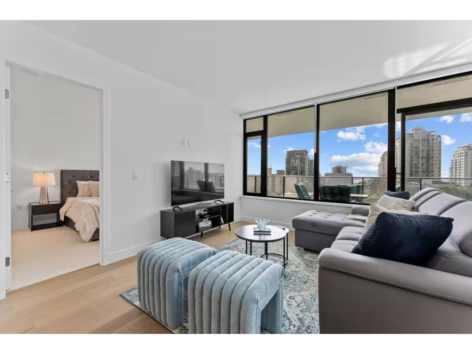 Property at 508 1588 JOHNSTON ROAD image 3