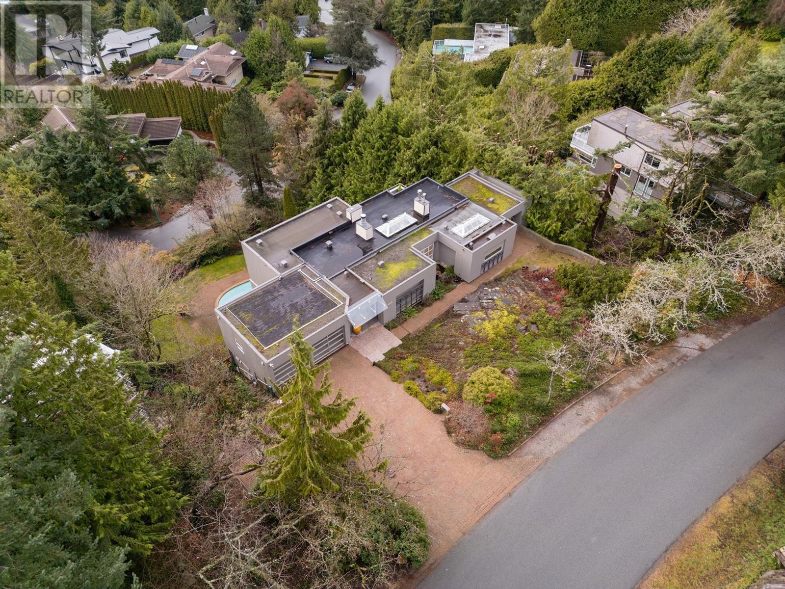 4655 Woodgreen Drive, West Vancouver, British Columbia  V7S 2V4 - Photo 3 - R2954807