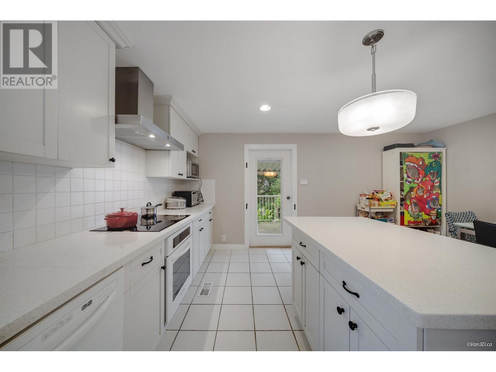 5720 Curtis Street, Burnaby, British Columbia  V5B 2A2 - Photo 12 - R2953979