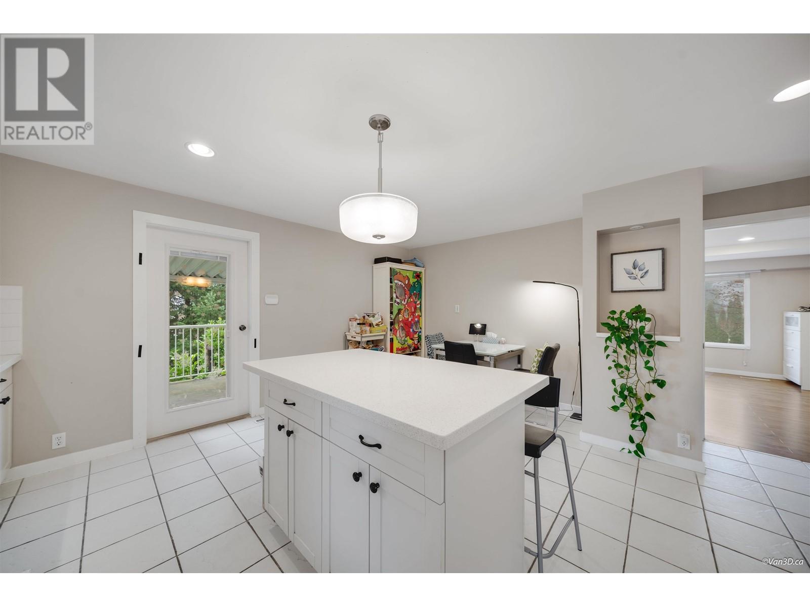 5720 Curtis Street, Burnaby, British Columbia  V5B 2A2 - Photo 11 - R2953979