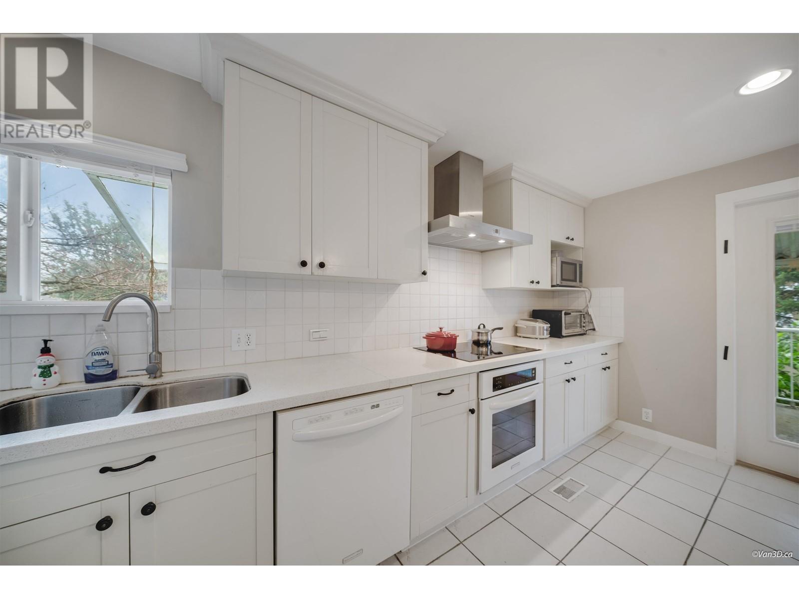 5720 Curtis Street, Burnaby, British Columbia  V5B 2A2 - Photo 25 - R2953979