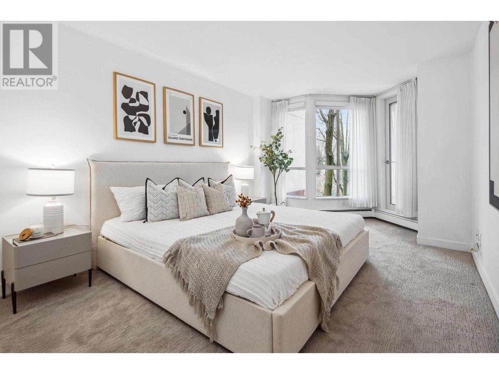 Listing Picture 16 of 37 : 406 518 MOBERLY ROAD, Vancouver / 溫哥華 - 魯藝地產 Yvonne Lu Group - MLS Medallion Club Member