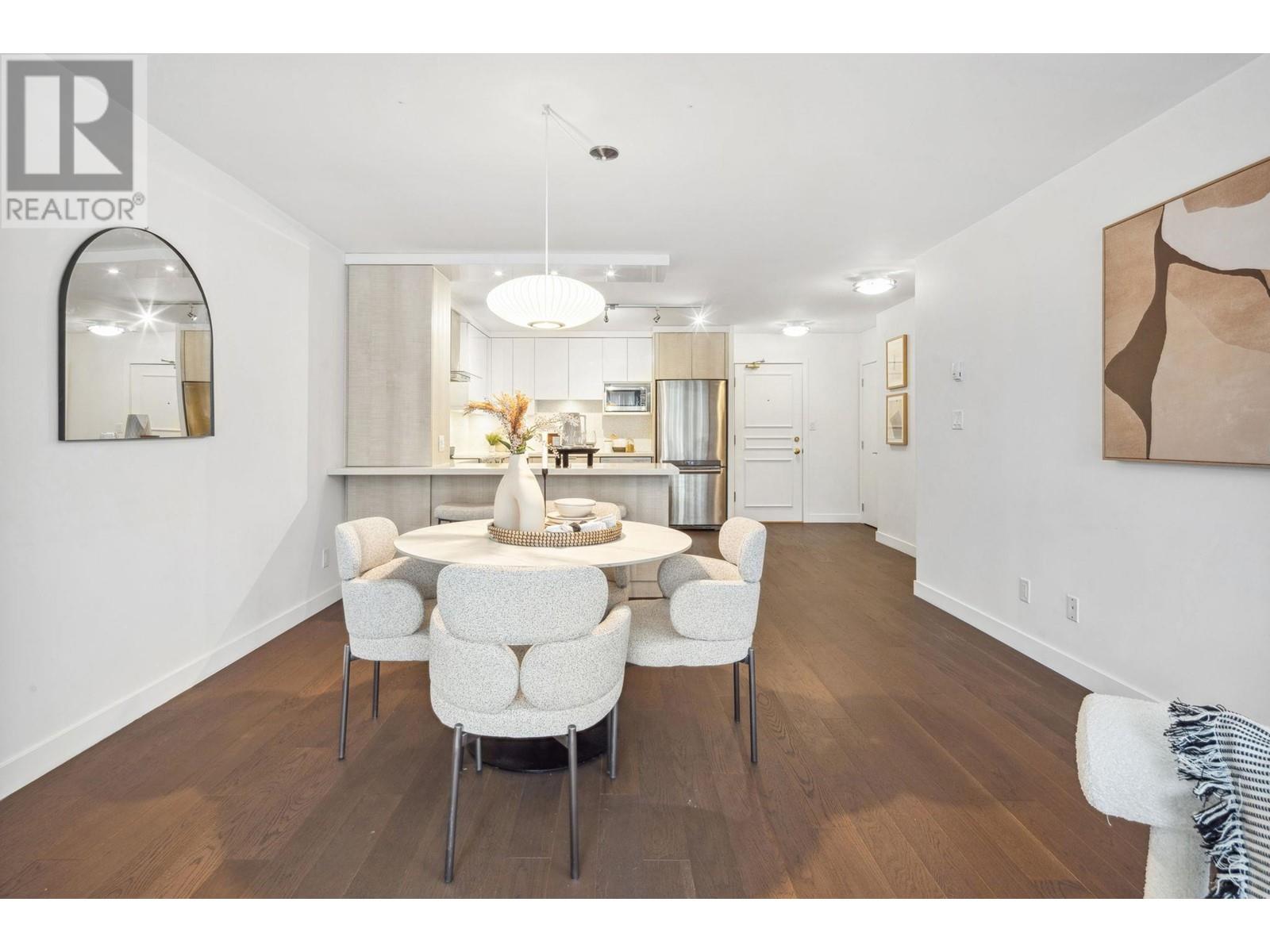 Listing Picture 8 of 37 : 406 518 MOBERLY ROAD, Vancouver / 溫哥華 - 魯藝地產 Yvonne Lu Group - MLS Medallion Club Member