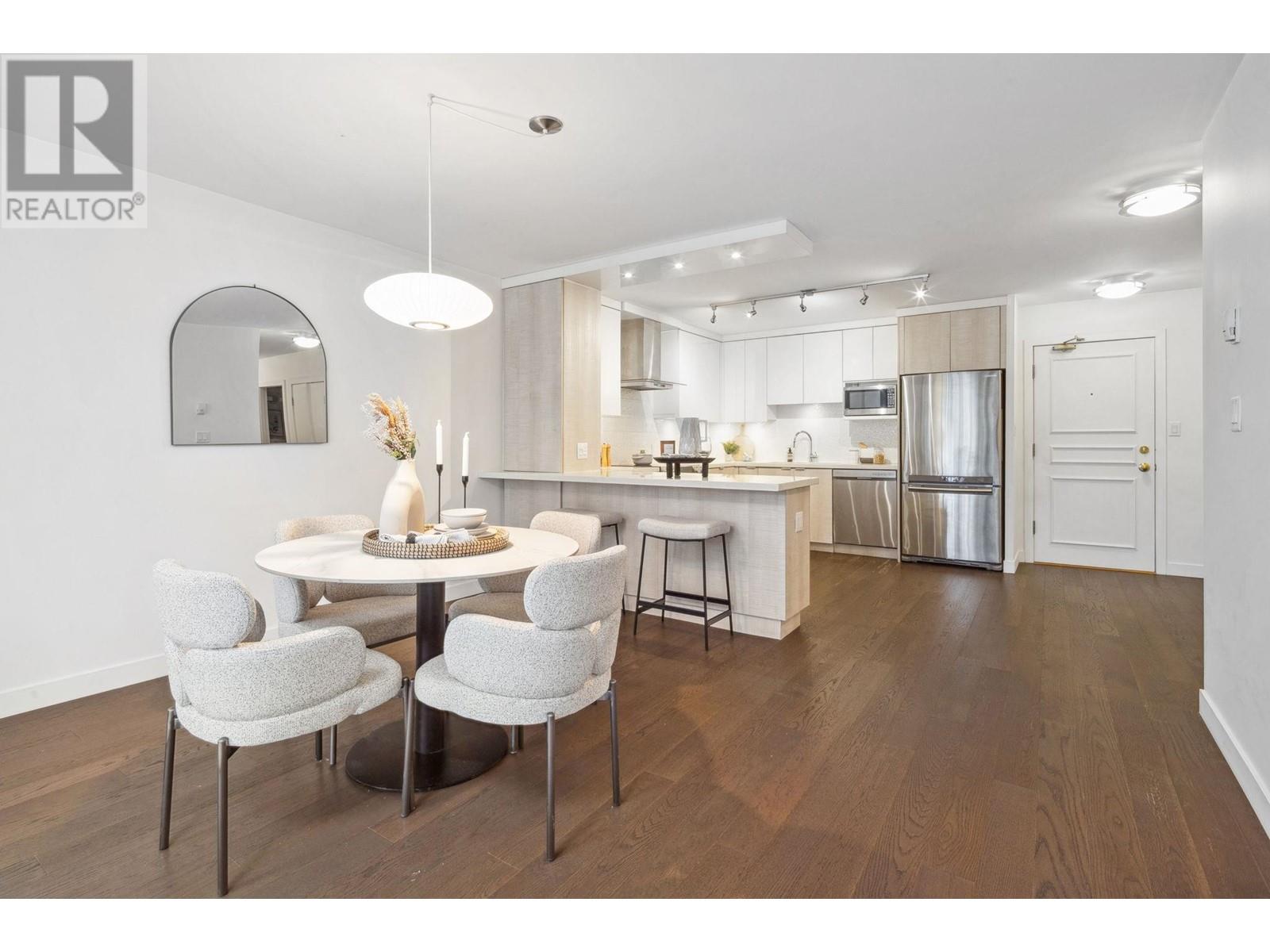 Listing Picture 9 of 37 : 406 518 MOBERLY ROAD, Vancouver / 溫哥華 - 魯藝地產 Yvonne Lu Group - MLS Medallion Club Member