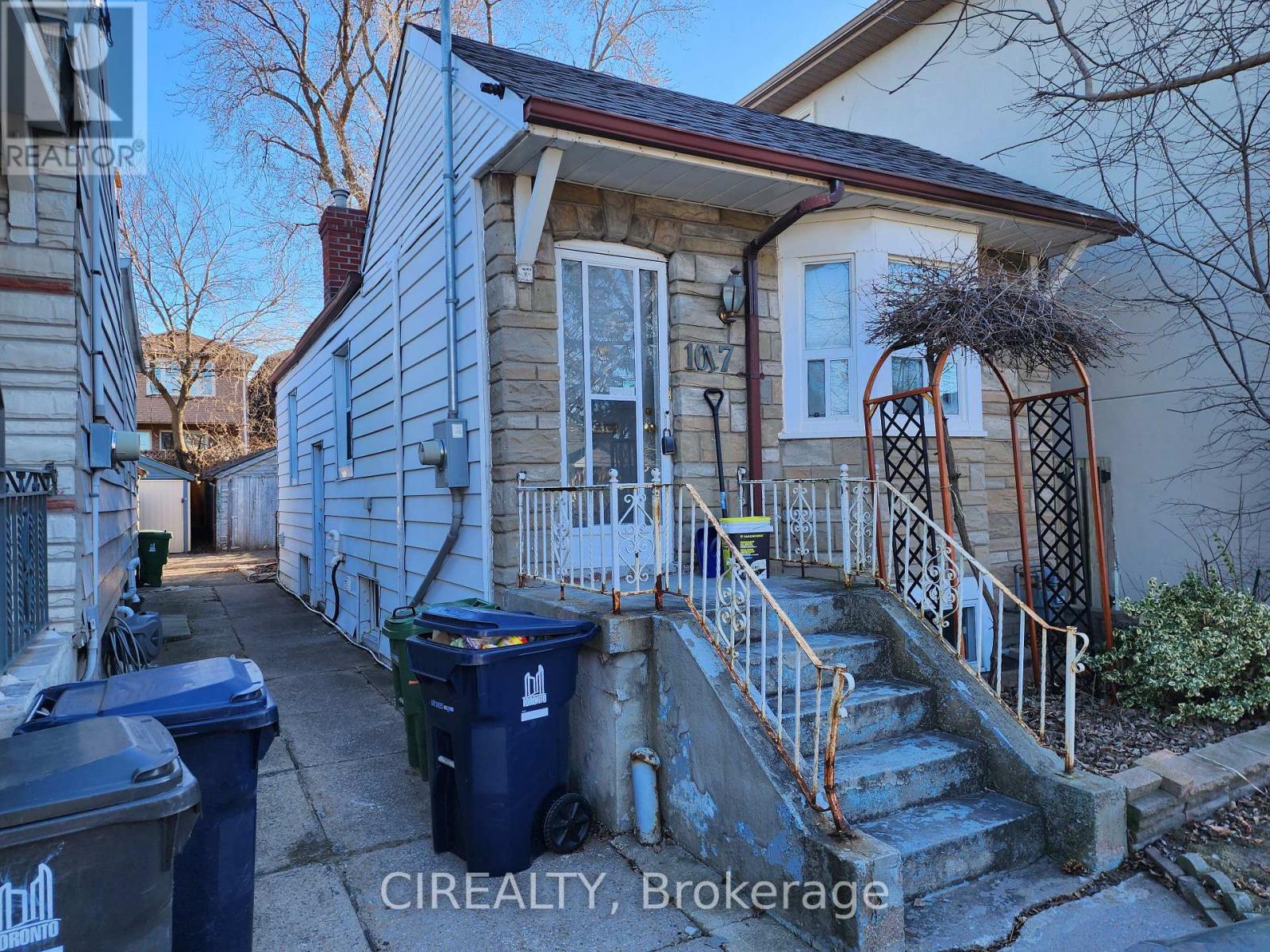 1017 GREENWOOD AVENUE, Toronto, Ontario