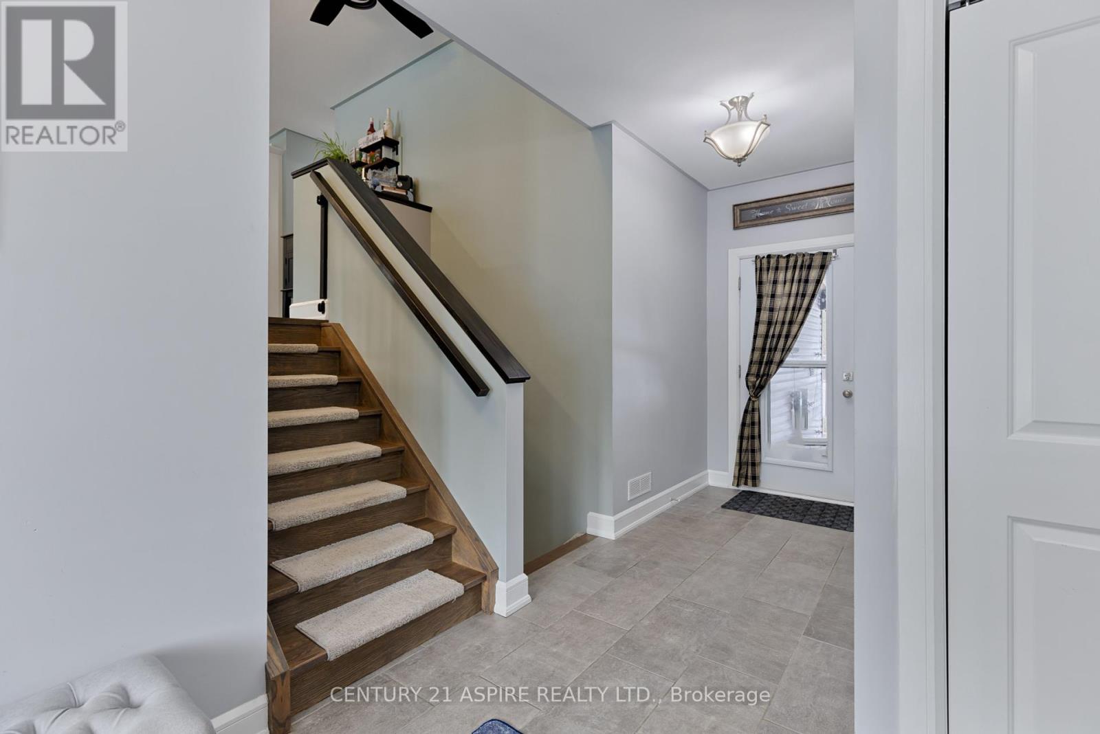 296 Black Bay Road, Petawawa, Ontario  K8H 2W8 - Photo 4 - X11919492