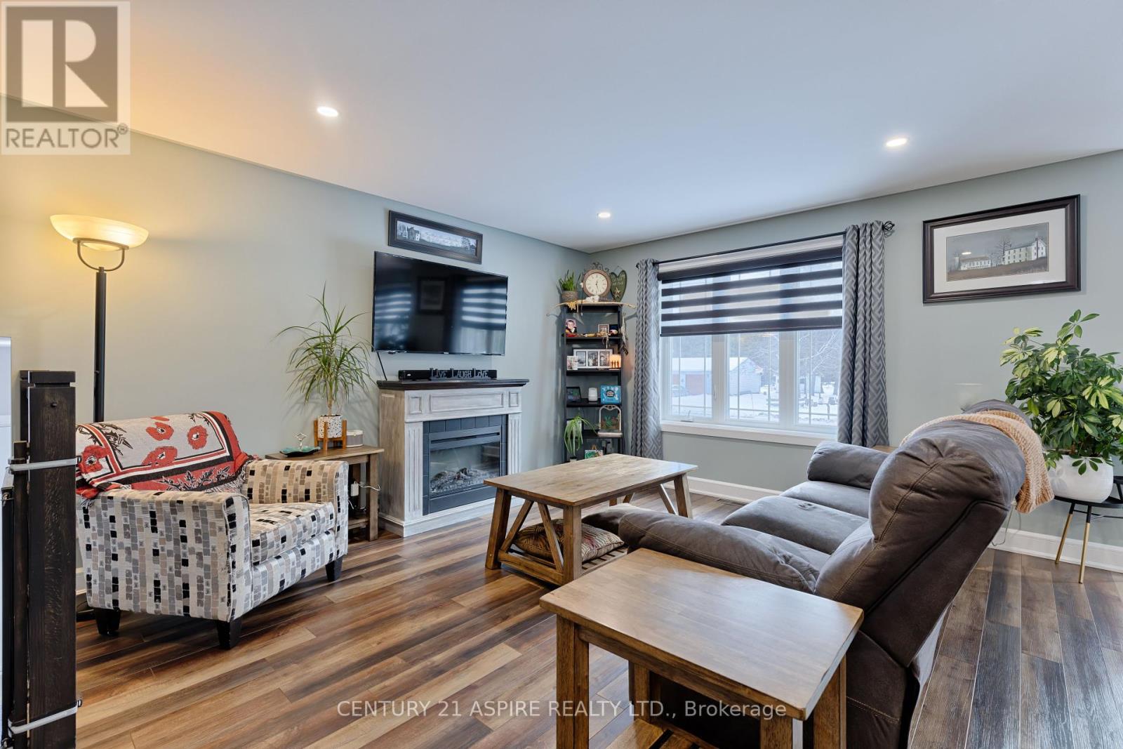 296 Black Bay Road, Petawawa, Ontario  K8H 2W8 - Photo 5 - X11919492