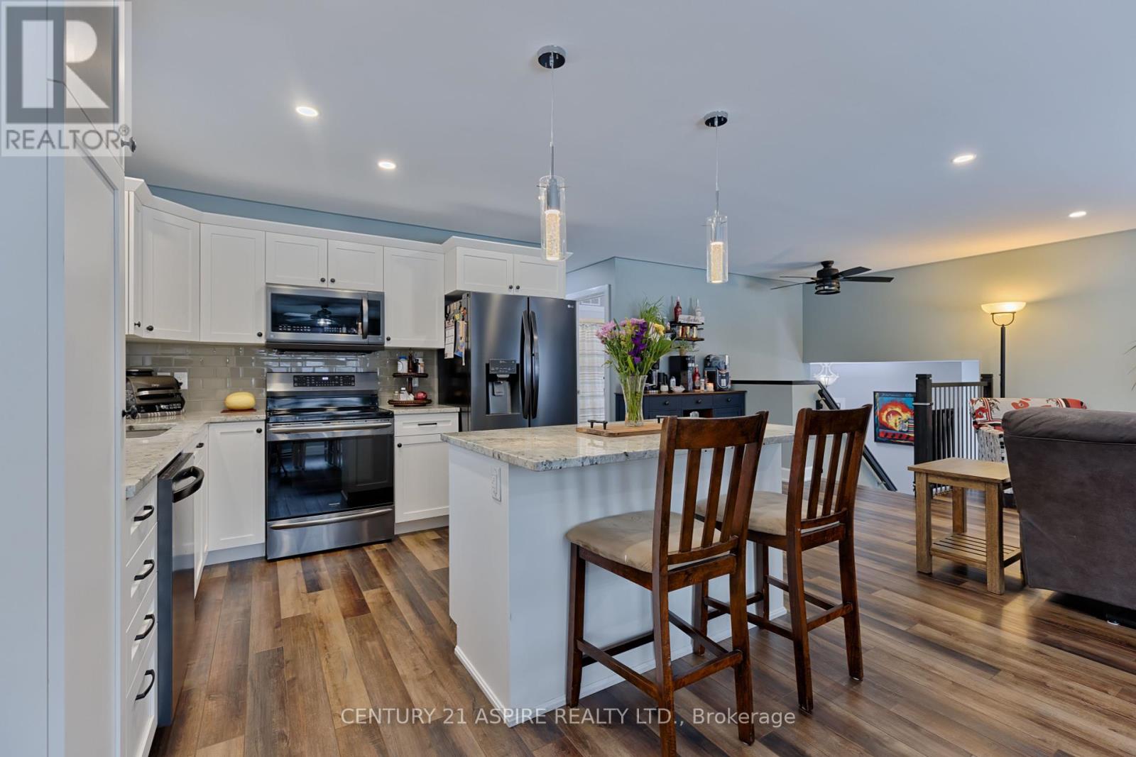 296 Black Bay Road, Petawawa, Ontario  K8H 2W8 - Photo 8 - X11919492