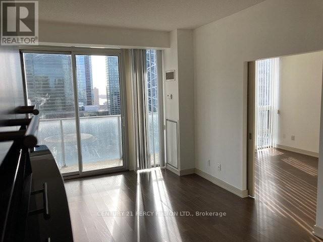 2309 - 126 Simcoe Street, Toronto, Ontario  M5H 4E6 - Photo 8 - C11911830