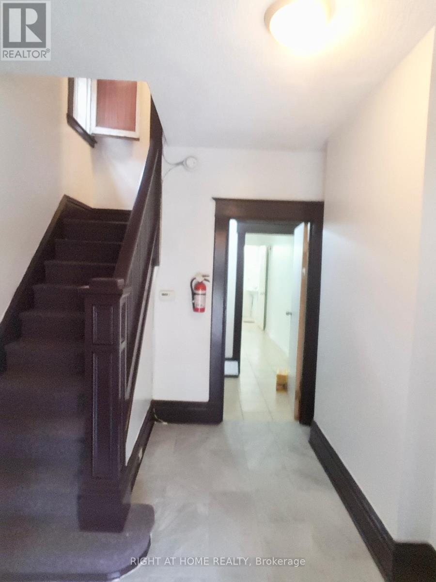 24 Spadina Avenue W, Hamilton (Blakeley), Ontario  L8M 2W9 - Photo 19 - X11919514