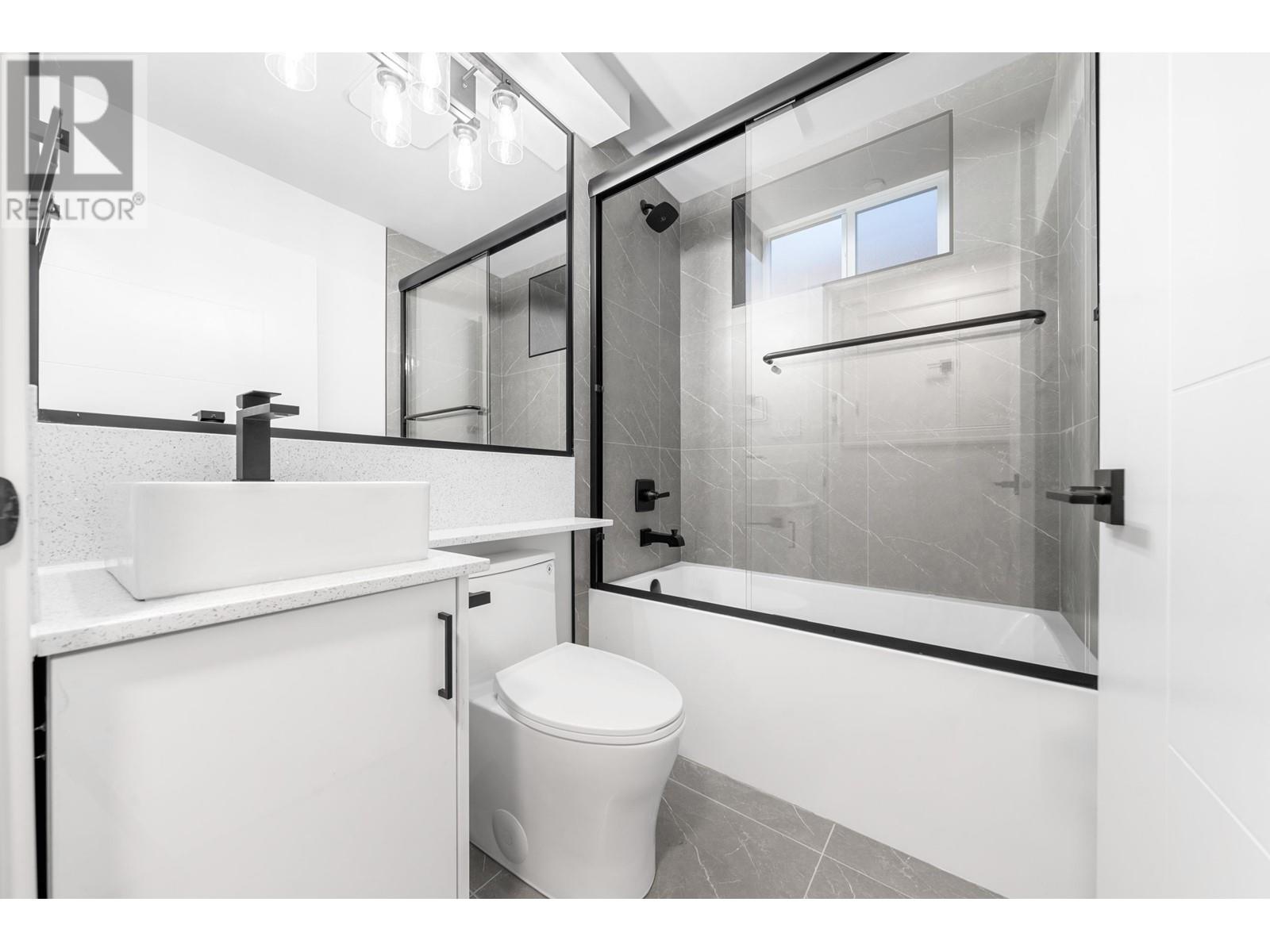 Listing Picture 32 of 40 : 1810 E 55TH AVENUE, Vancouver / 溫哥華 - 魯藝地產 Yvonne Lu Group - MLS Medallion Club Member