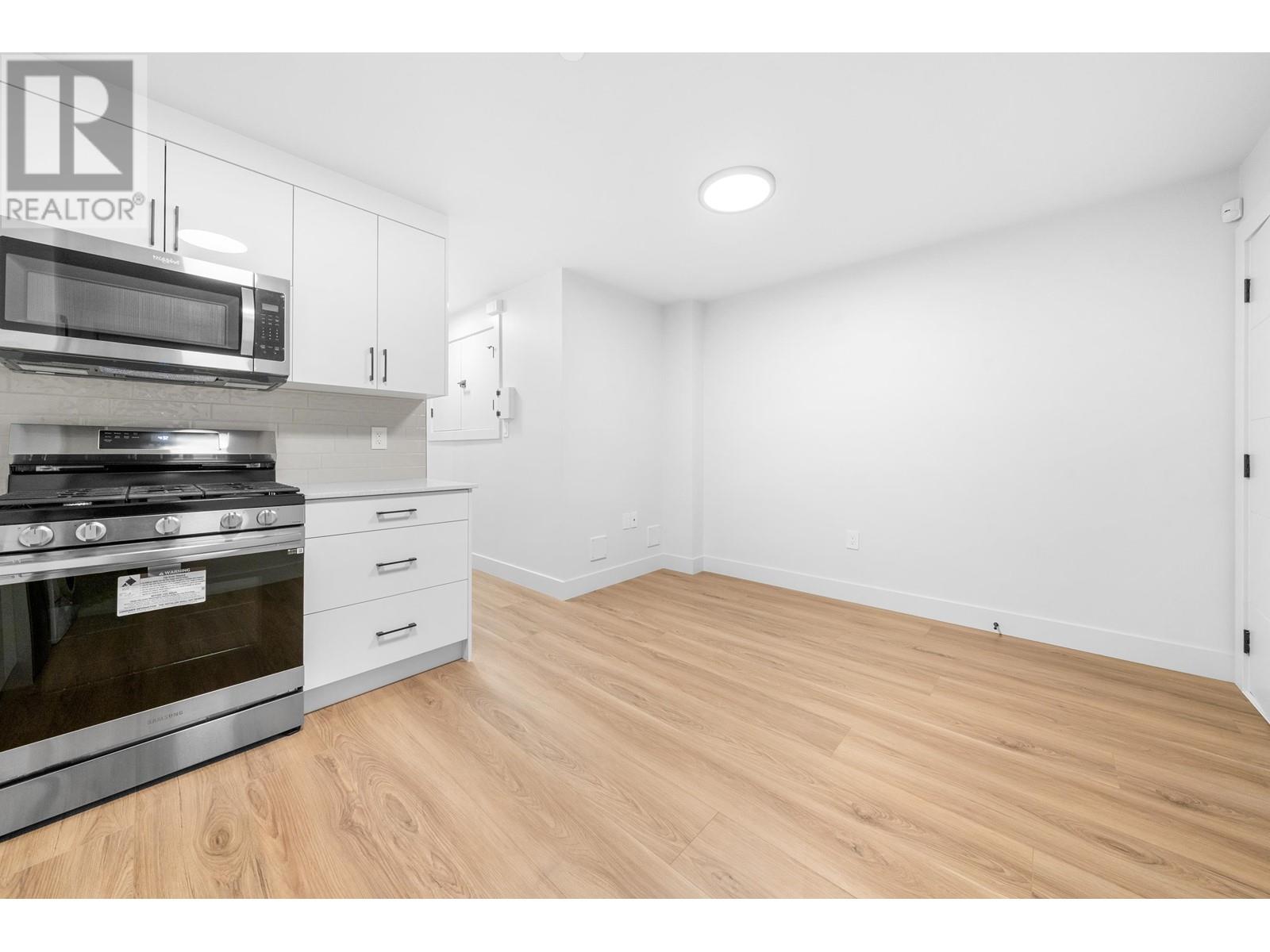 Listing Picture 30 of 40 : 1810 E 55TH AVENUE, Vancouver / 溫哥華 - 魯藝地產 Yvonne Lu Group - MLS Medallion Club Member