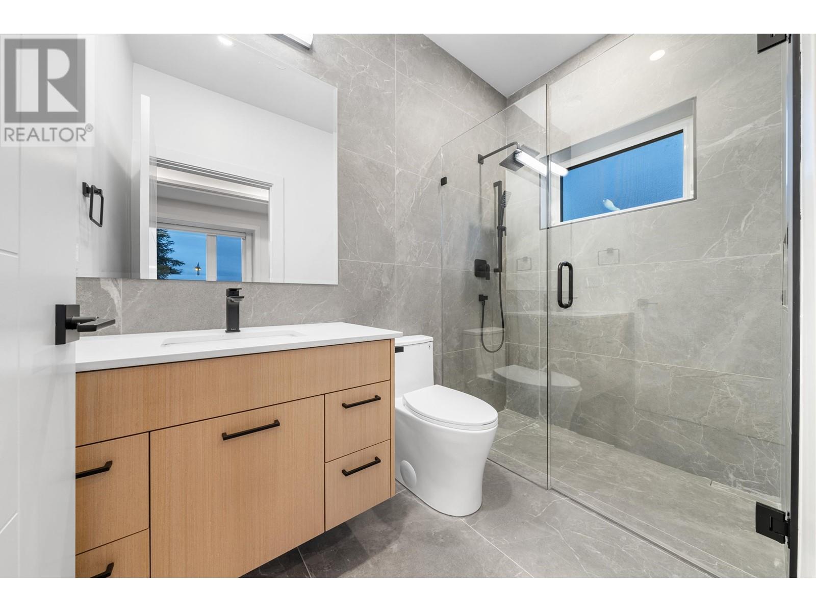 Listing Picture 40 of 40 : 1810 E 55TH AVENUE, Vancouver / 溫哥華 - 魯藝地產 Yvonne Lu Group - MLS Medallion Club Member