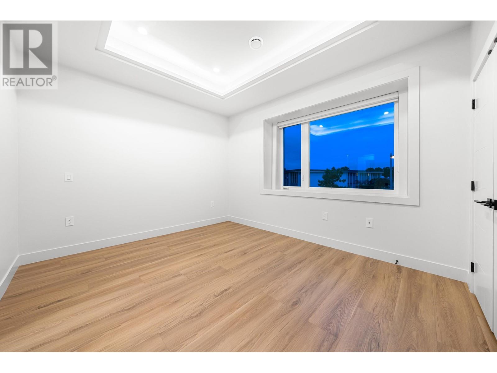 Listing Picture 22 of 40 : 1810 E 55TH AVENUE, Vancouver / 溫哥華 - 魯藝地產 Yvonne Lu Group - MLS Medallion Club Member