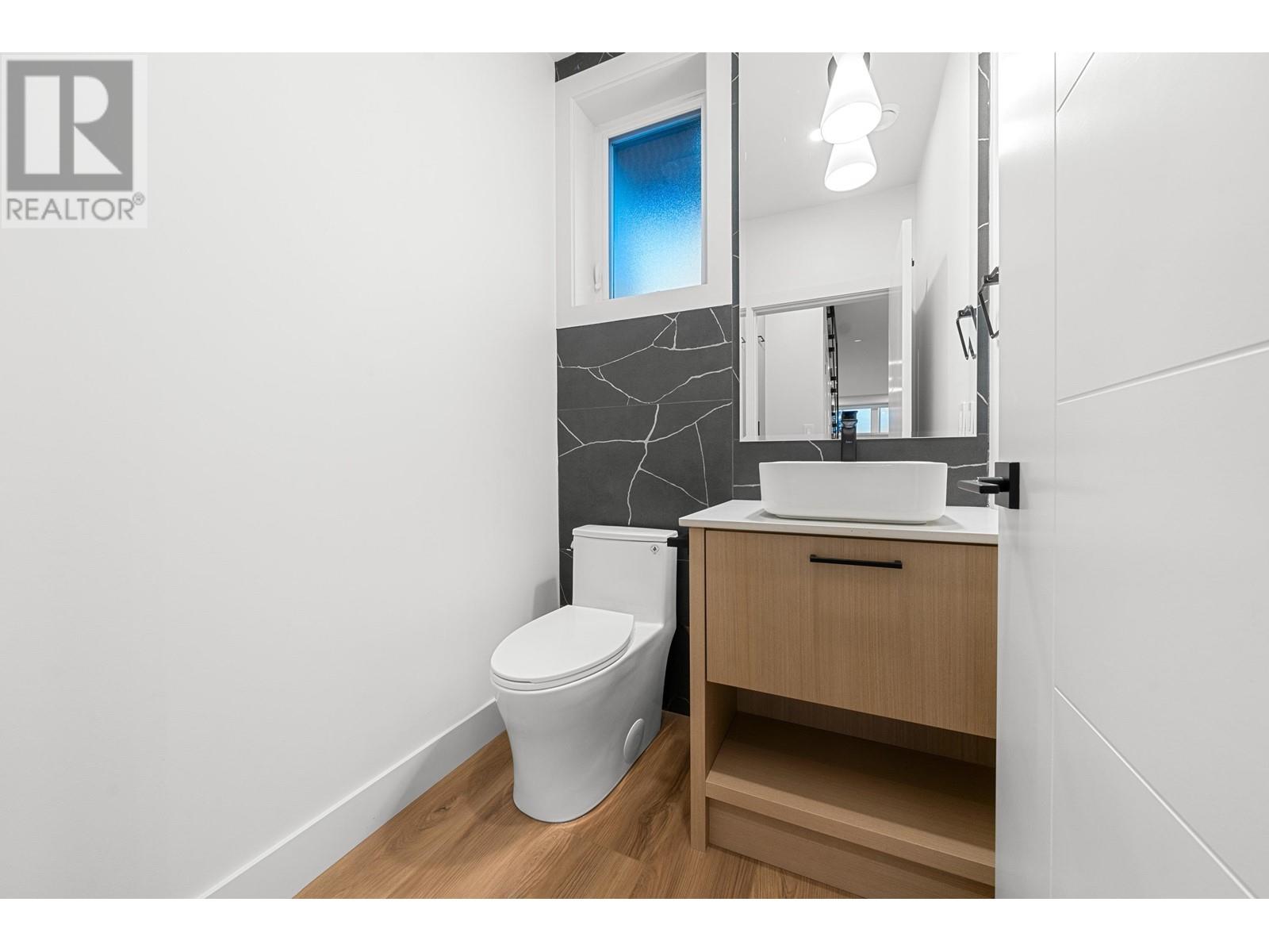 Listing Picture 36 of 40 : 1810 E 55TH AVENUE, Vancouver / 溫哥華 - 魯藝地產 Yvonne Lu Group - MLS Medallion Club Member