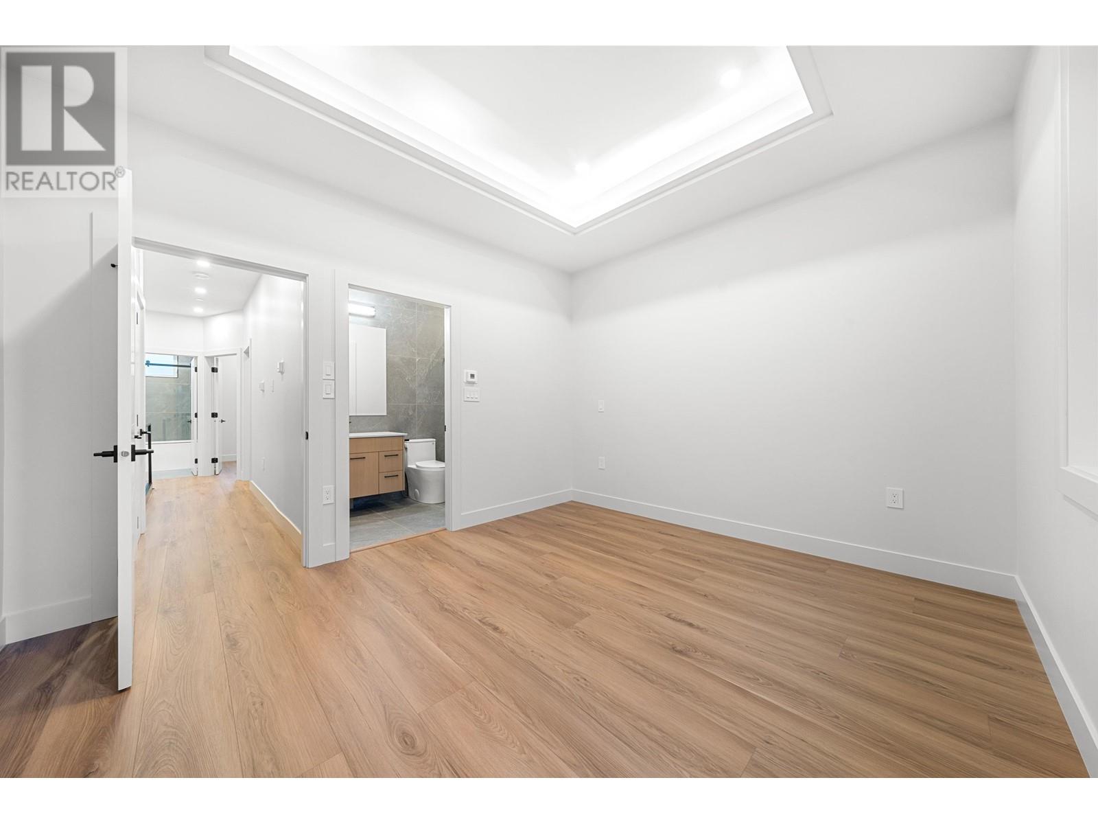 Listing Picture 39 of 40 : 1810 E 55TH AVENUE, Vancouver / 溫哥華 - 魯藝地產 Yvonne Lu Group - MLS Medallion Club Member