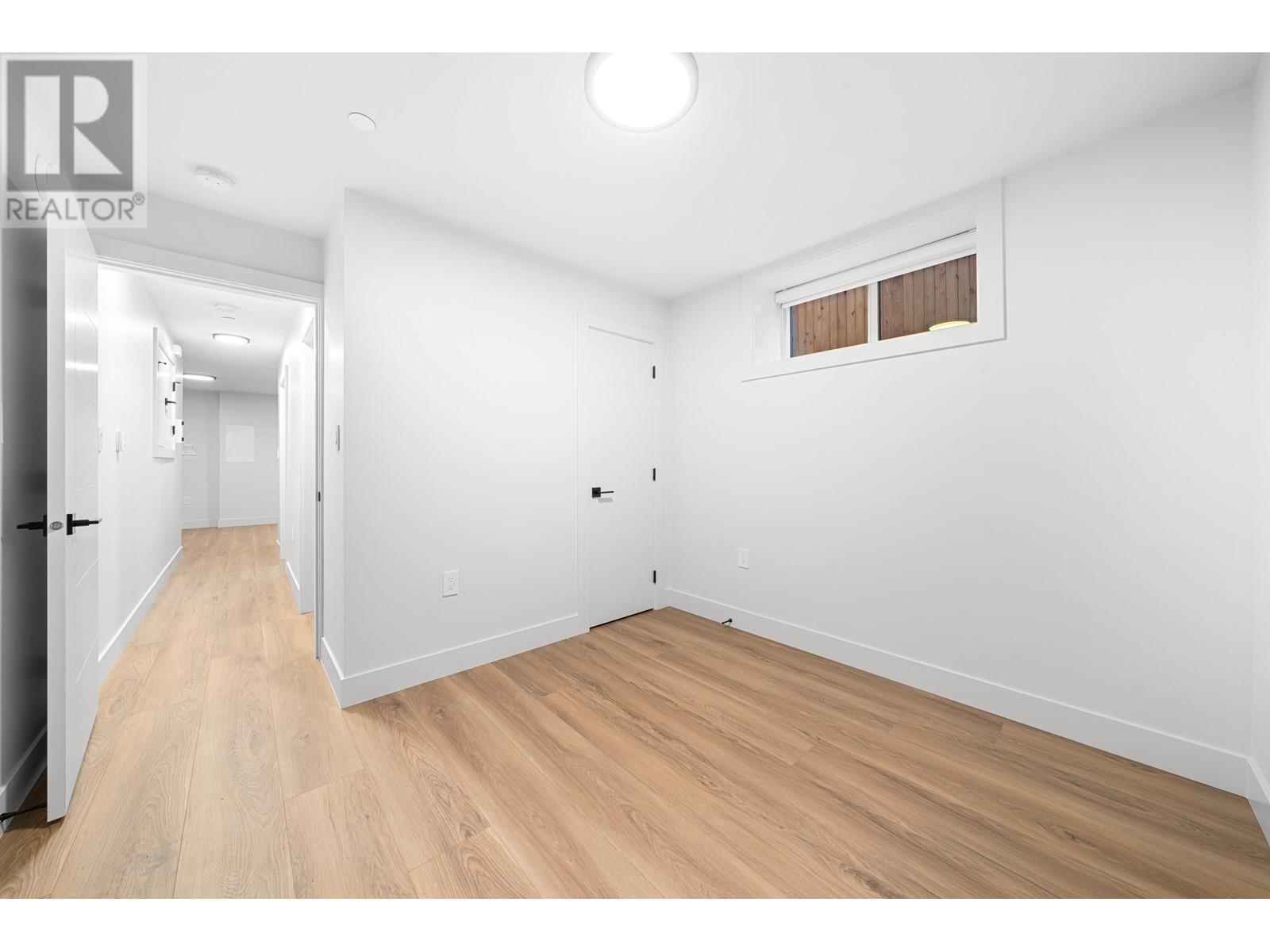 Listing Picture 35 of 40 : 1810 E 55TH AVENUE, Vancouver / 溫哥華 - 魯藝地產 Yvonne Lu Group - MLS Medallion Club Member