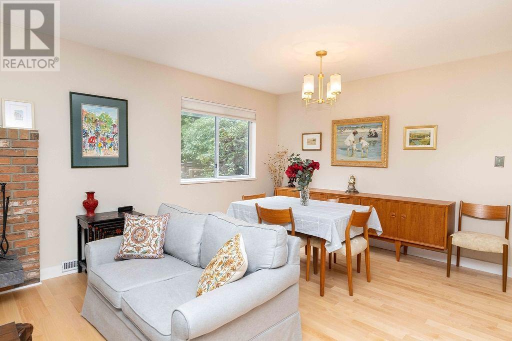 7639 Eureka Avenue, Halfmoon Bay, British Columbia  V7Z 1A1 - Photo 9 - R2953581