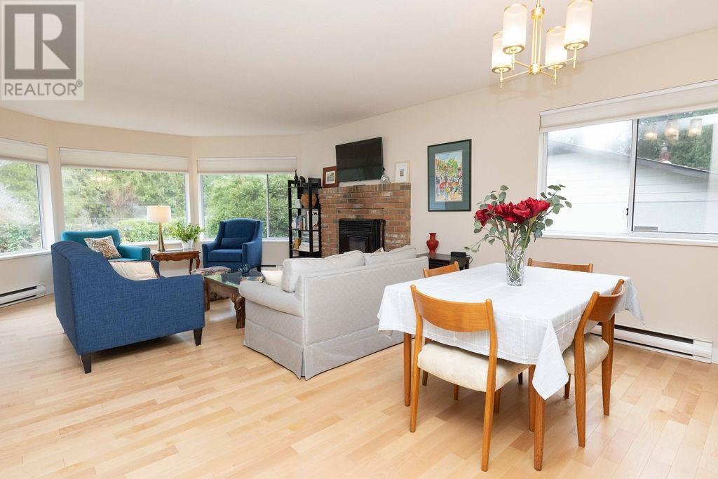 7639 Eureka Avenue, Halfmoon Bay, British Columbia  V7Z 1A1 - Photo 6 - R2953581