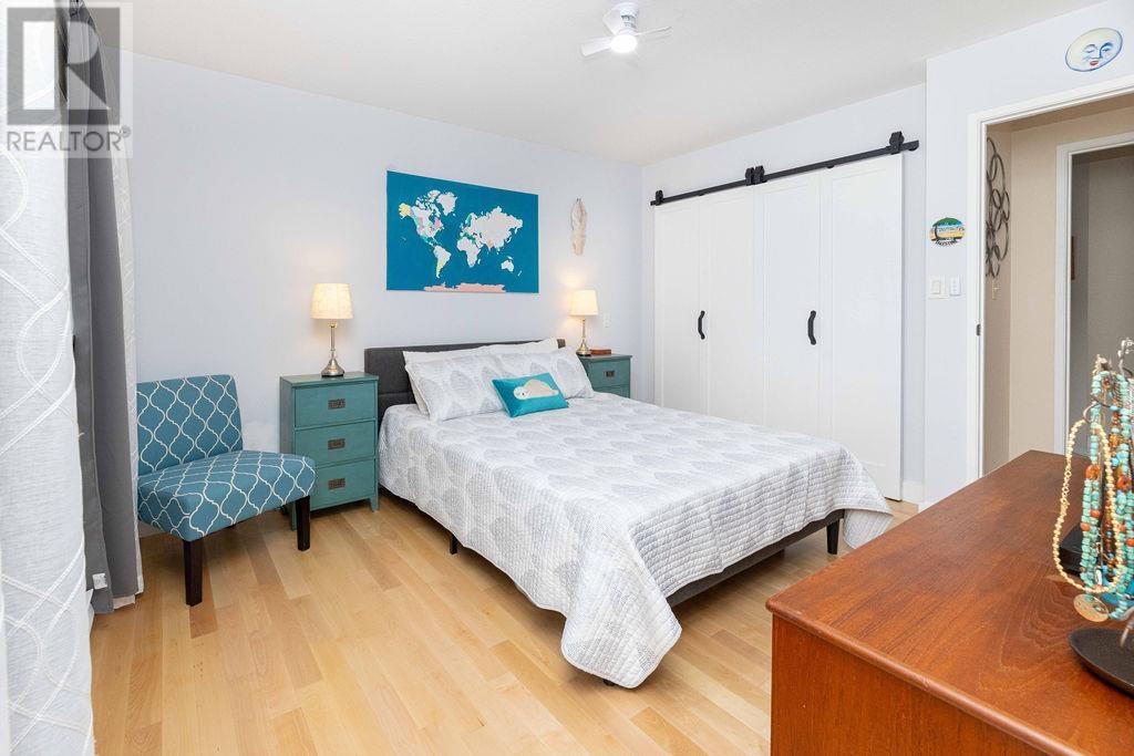 7639 Eureka Avenue, Halfmoon Bay, British Columbia  V7Z 1A1 - Photo 14 - R2953581