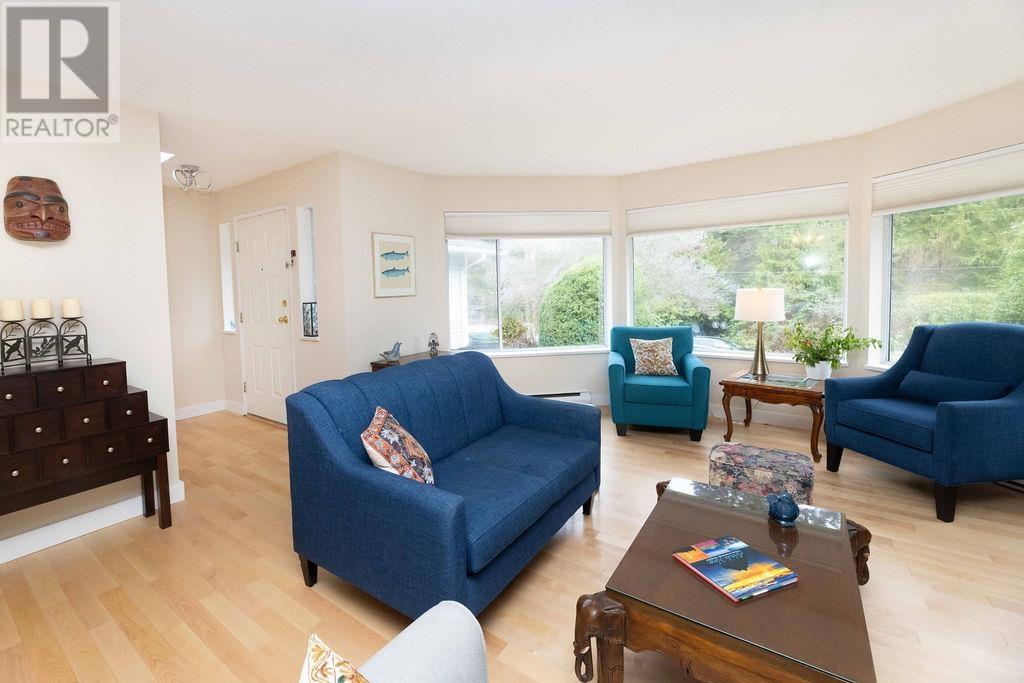 7639 Eureka Avenue, Halfmoon Bay, British Columbia  V7Z 1A1 - Photo 7 - R2953581