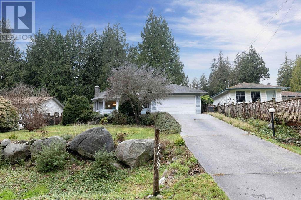 7639 Eureka Avenue, Halfmoon Bay, British Columbia  V7Z 1A1 - Photo 3 - R2953581