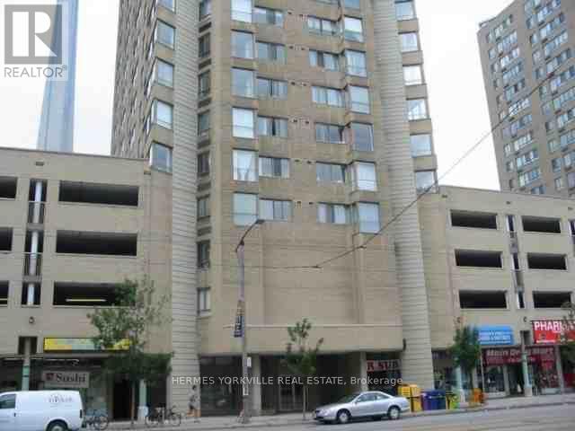 <div class="slider-price">$2,698 Monthly</div><p>2501 - 260 Queens Quay W, Toronto, Ontario</p>