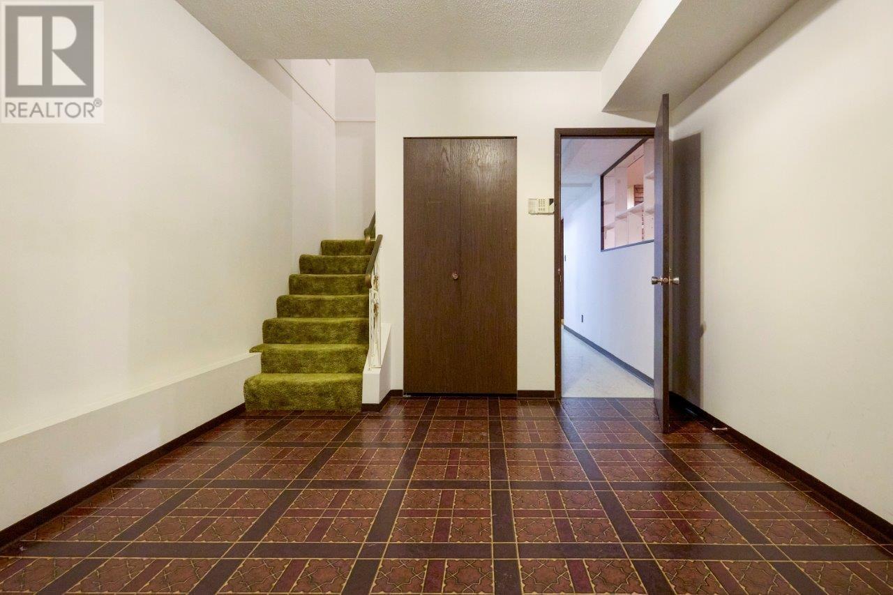 Property at 5773 RHODES STREET image 2