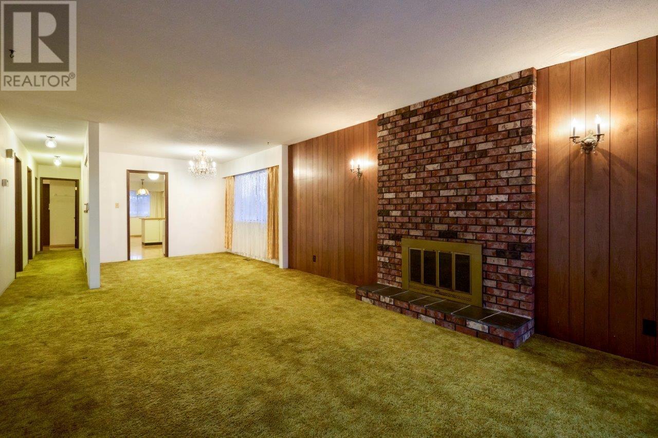 Property at 5773 RHODES STREET image 3