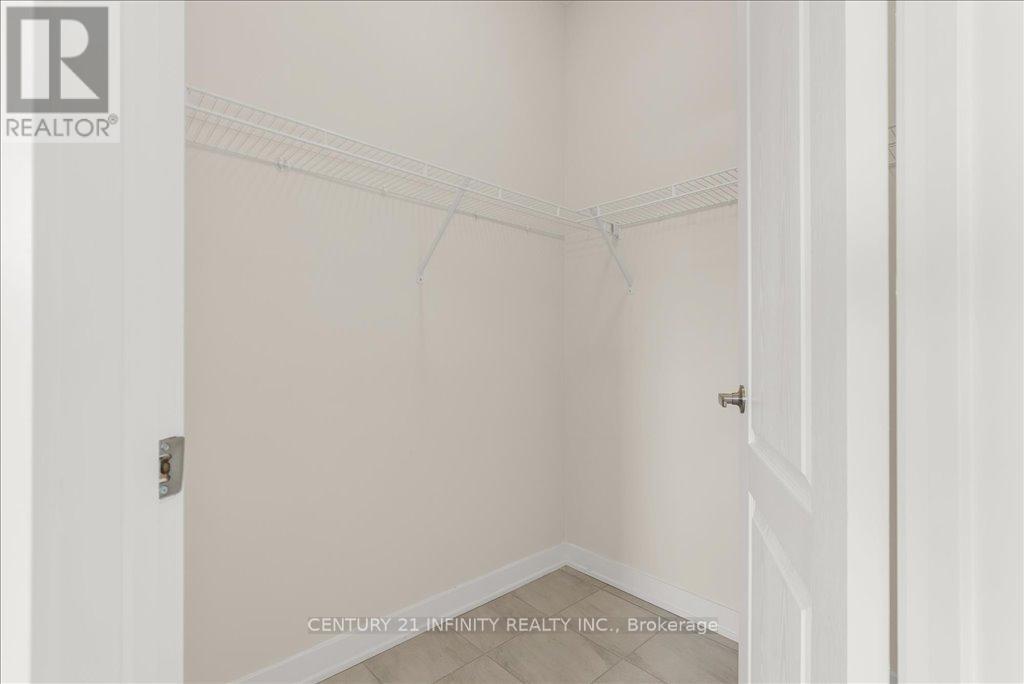Property at 394 EASTBRIDGE AVENUE image 4