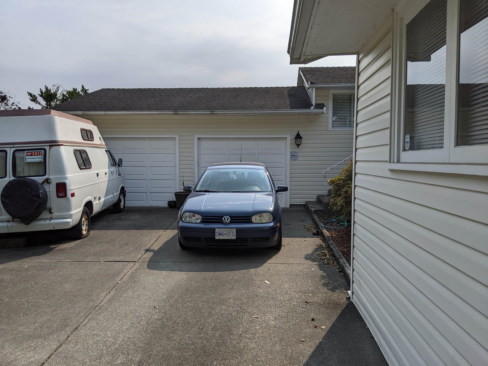 Property at 16428 12 AVENUE image 3