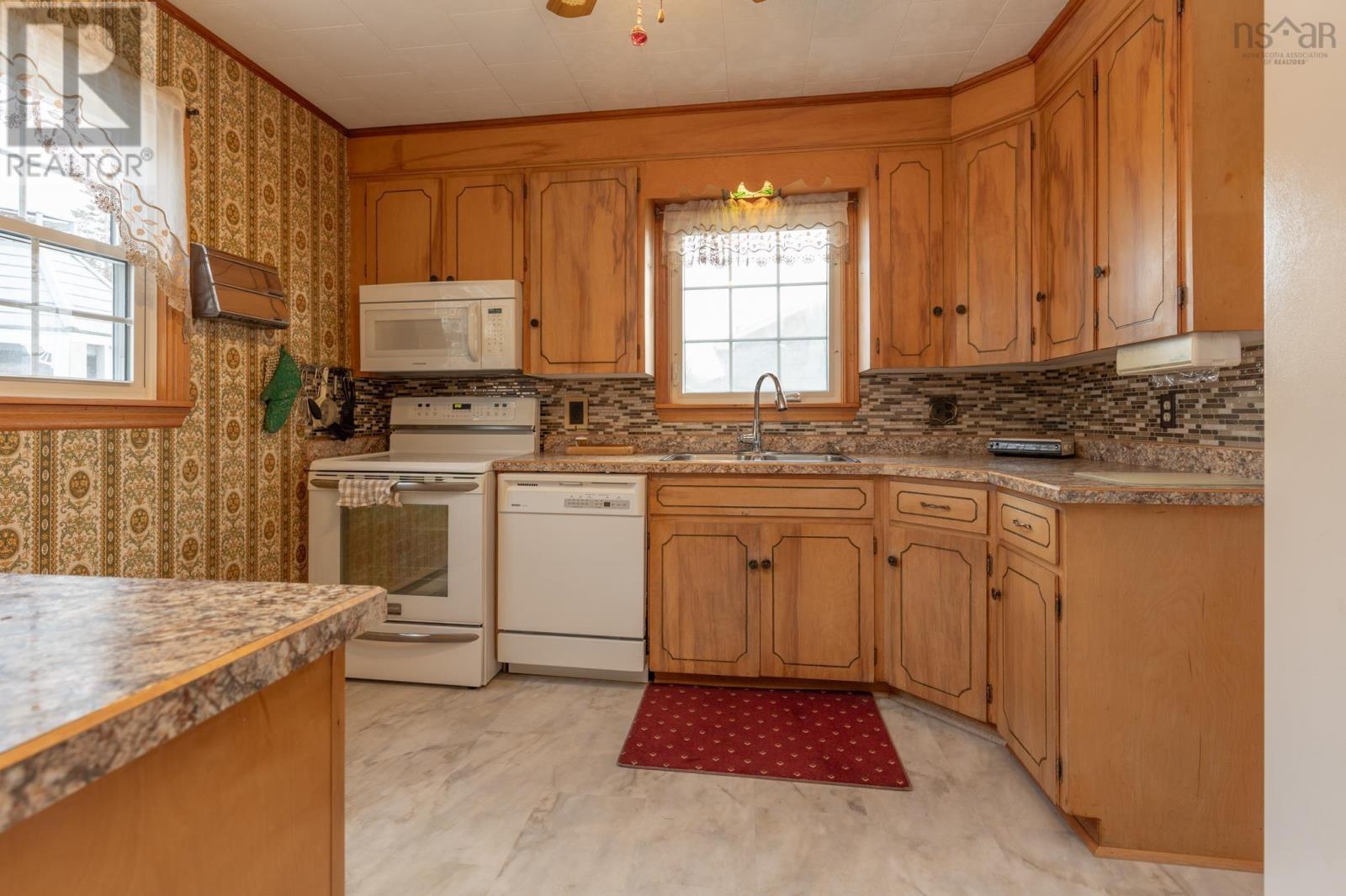 72 Huntington Street, Yarmouth, Nova Scotia  B5A 2S3 - Photo 17 - 202500739